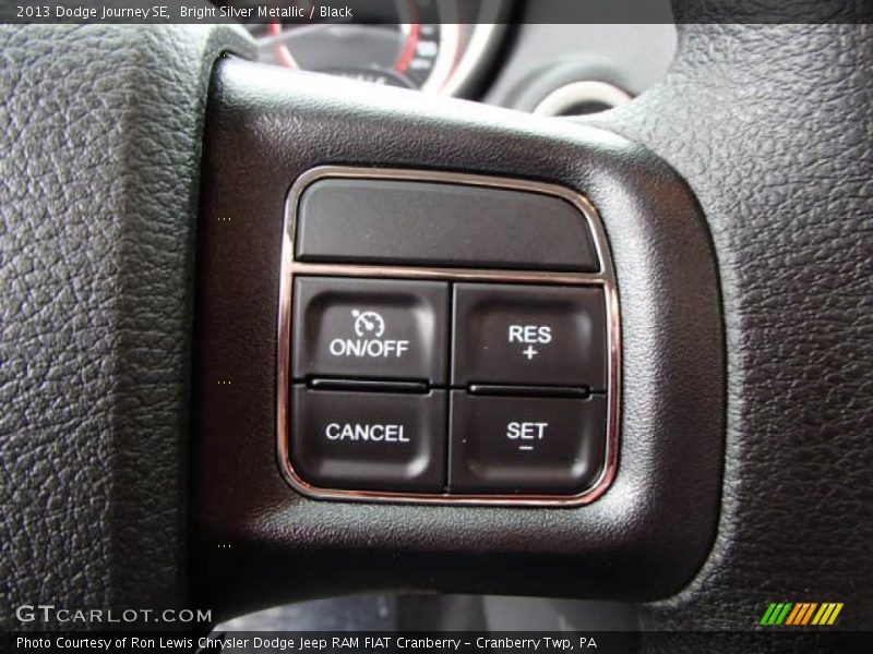 Bright Silver Metallic / Black 2013 Dodge Journey SE