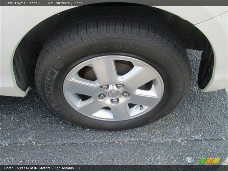 Natural White / Stone 2005 Toyota Sienna XLE