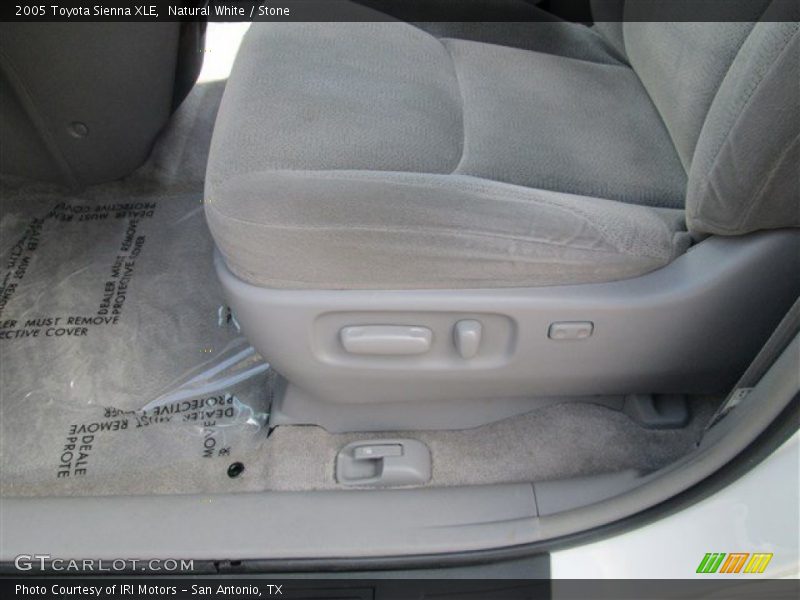 Natural White / Stone 2005 Toyota Sienna XLE