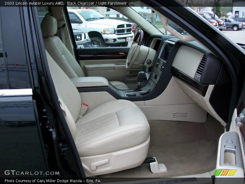 Black Clearcoat / Light Parchment 2003 Lincoln Aviator Luxury AWD