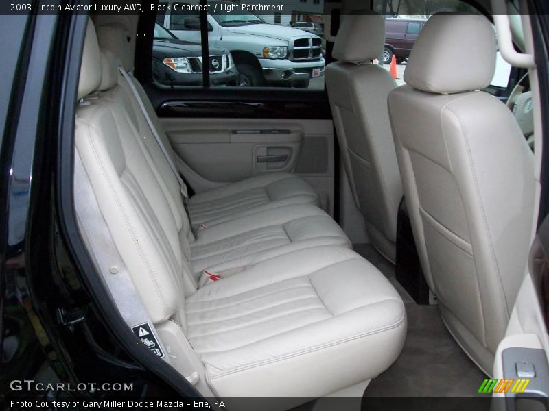 Black Clearcoat / Light Parchment 2003 Lincoln Aviator Luxury AWD