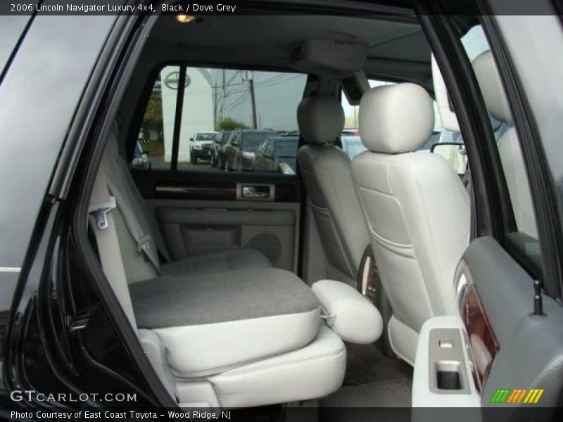 Black / Dove Grey 2006 Lincoln Navigator Luxury 4x4