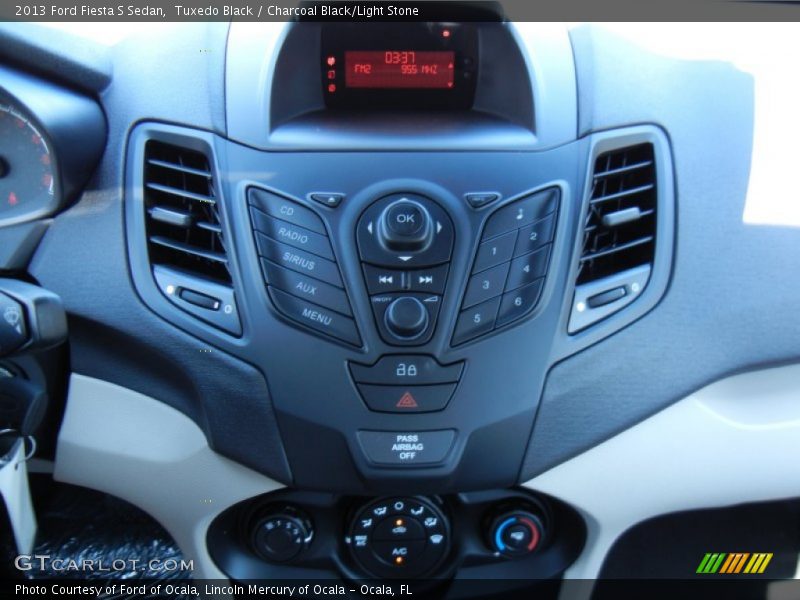 Tuxedo Black / Charcoal Black/Light Stone 2013 Ford Fiesta S Sedan