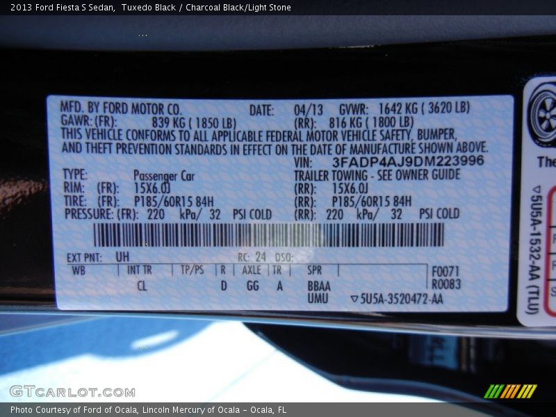 Tuxedo Black / Charcoal Black/Light Stone 2013 Ford Fiesta S Sedan