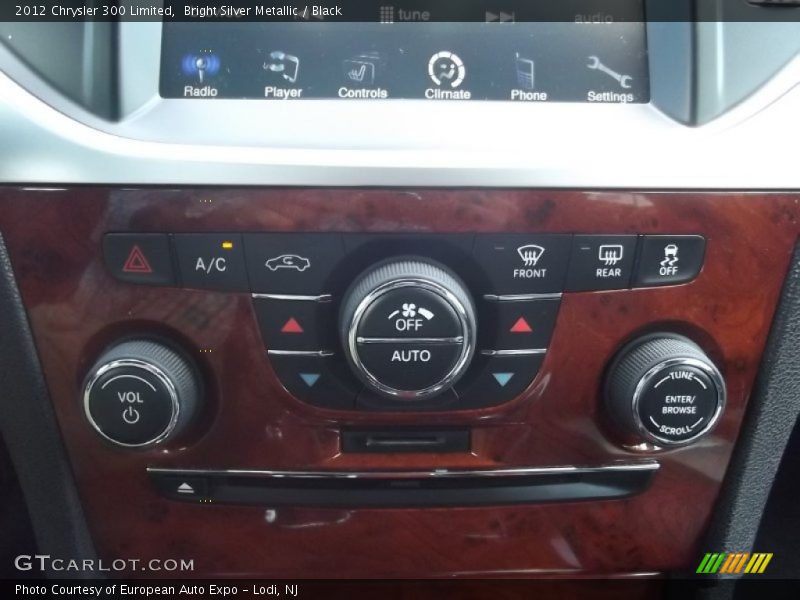Bright Silver Metallic / Black 2012 Chrysler 300 Limited