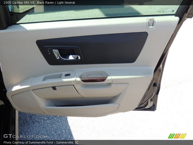 Black Raven / Light Neutral 2005 Cadillac SRX V8