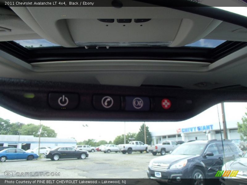 Black / Ebony 2011 Chevrolet Avalanche LT 4x4