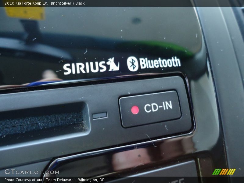 Bright Silver / Black 2010 Kia Forte Koup EX