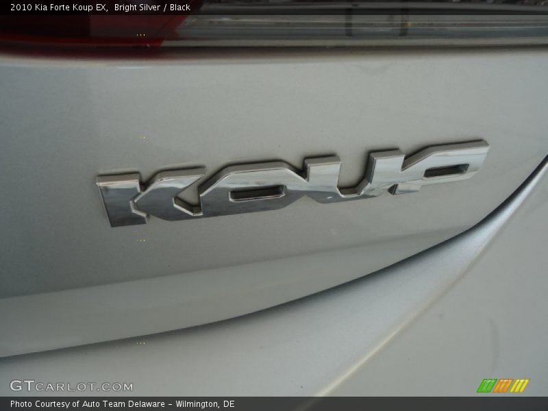 Bright Silver / Black 2010 Kia Forte Koup EX