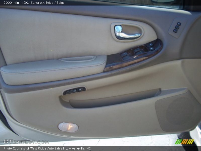 Sandrock Beige / Beige 2000 Infiniti I 30