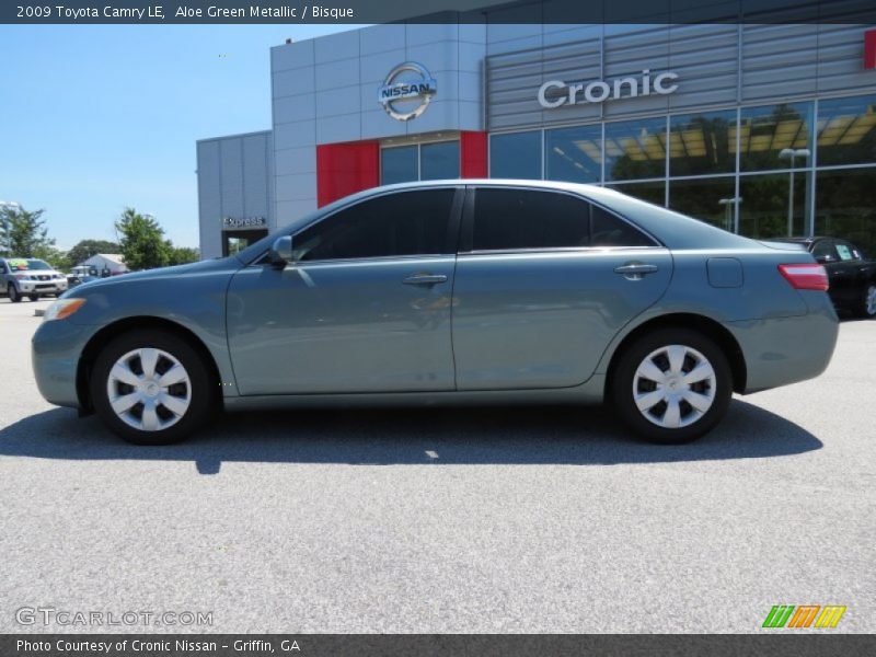 Aloe Green Metallic / Bisque 2009 Toyota Camry LE
