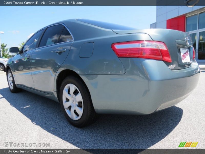 Aloe Green Metallic / Bisque 2009 Toyota Camry LE