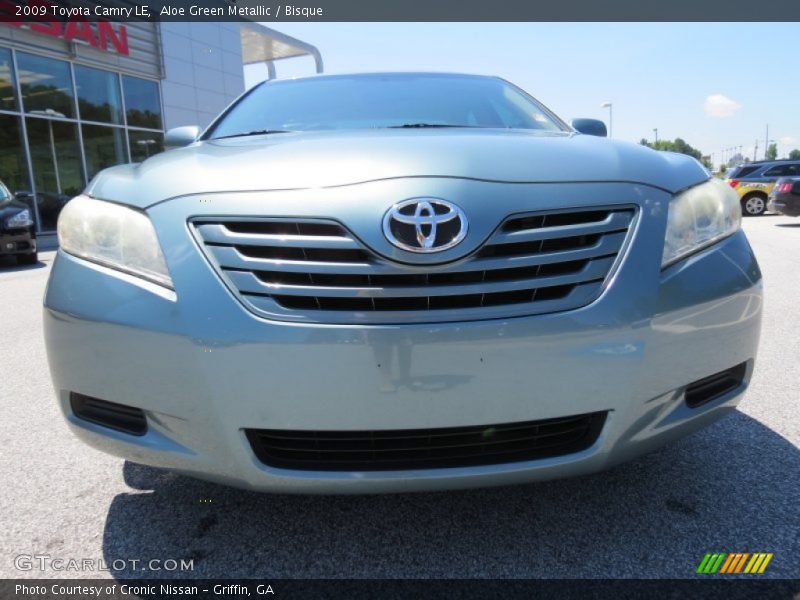 Aloe Green Metallic / Bisque 2009 Toyota Camry LE