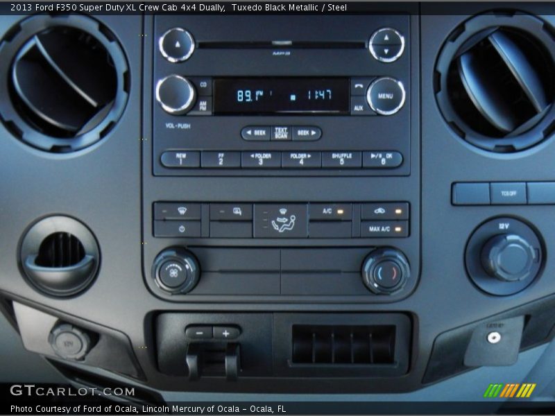 Controls of 2013 F350 Super Duty XL Crew Cab 4x4 Dually