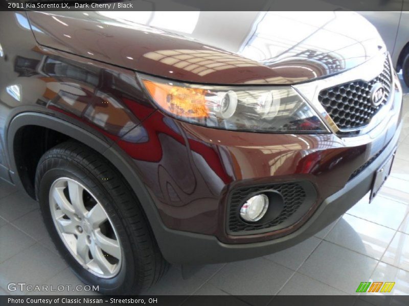Dark Cherry / Black 2011 Kia Sorento LX