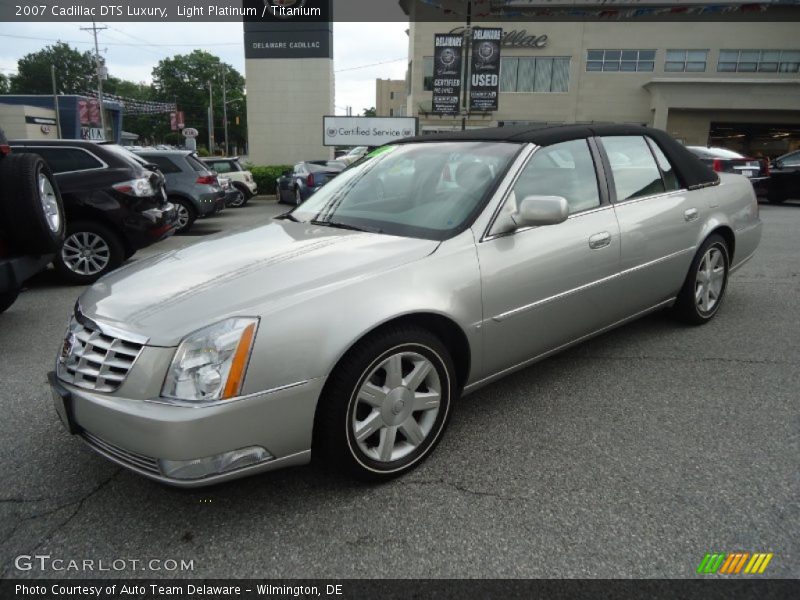 Light Platinum / Titanium 2007 Cadillac DTS Luxury