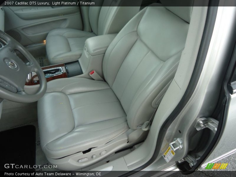 Front Seat of 2007 DTS Luxury