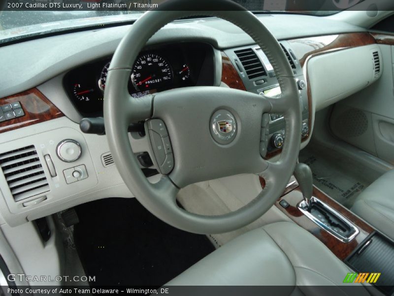  2007 DTS Luxury Steering Wheel