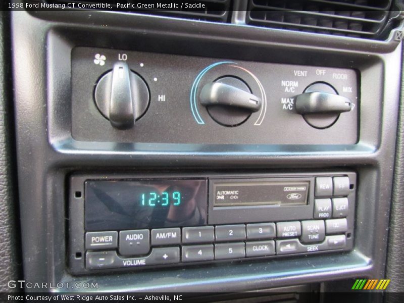 Controls of 1998 Mustang GT Convertible