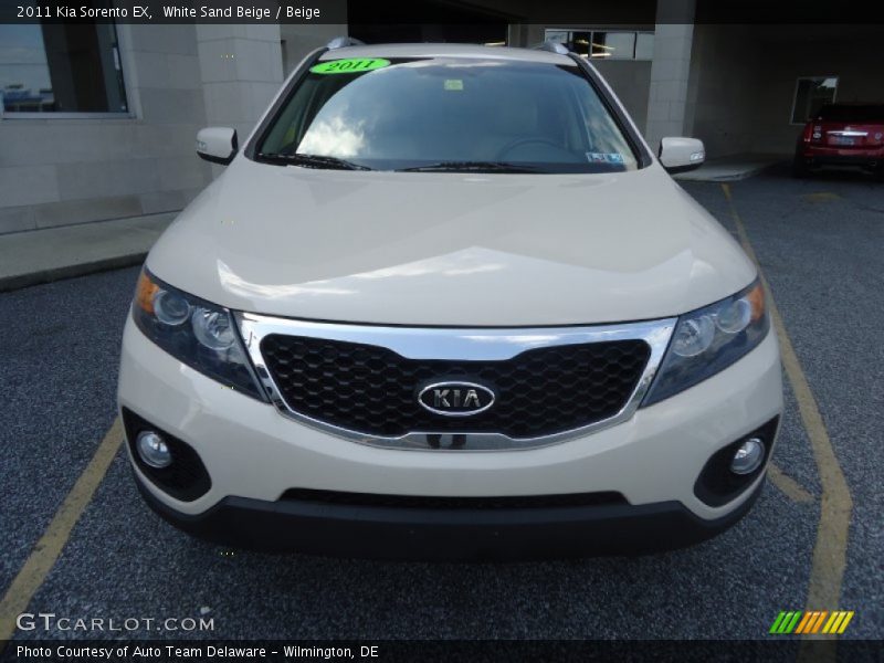 White Sand Beige / Beige 2011 Kia Sorento EX