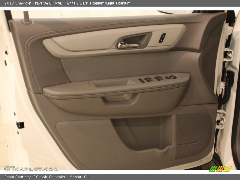 White / Dark Titanium/Light Titanium 2013 Chevrolet Traverse LT AWD