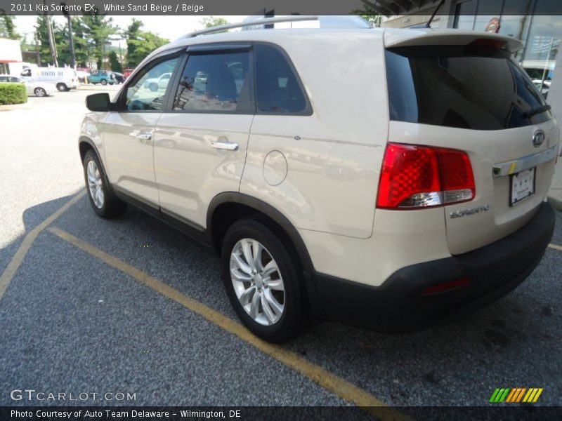 White Sand Beige / Beige 2011 Kia Sorento EX