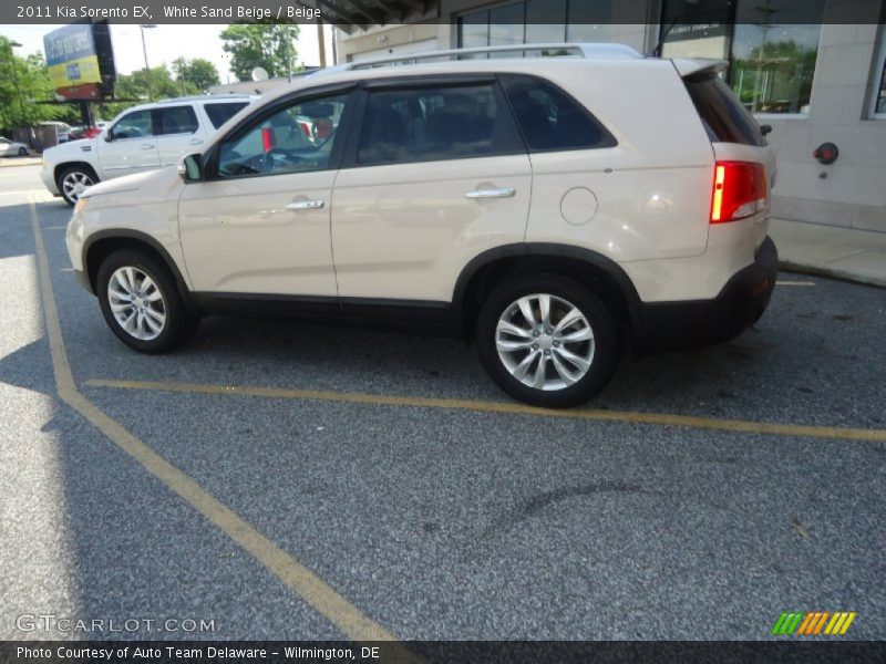 White Sand Beige / Beige 2011 Kia Sorento EX