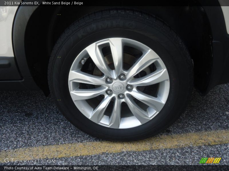 White Sand Beige / Beige 2011 Kia Sorento EX