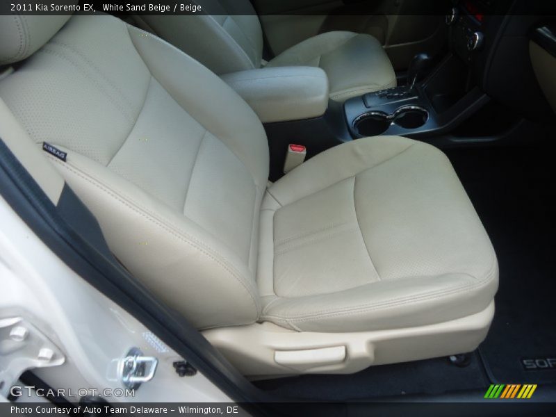 White Sand Beige / Beige 2011 Kia Sorento EX