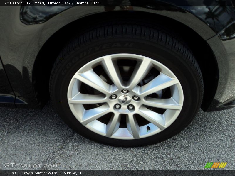 Tuxedo Black / Charcoal Black 2010 Ford Flex Limited
