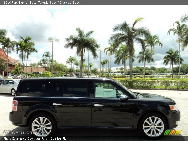 Tuxedo Black / Charcoal Black 2010 Ford Flex Limited