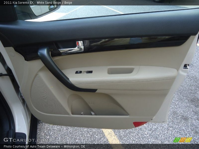 White Sand Beige / Beige 2011 Kia Sorento EX