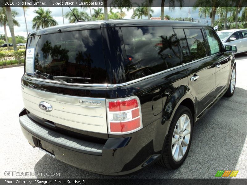 Tuxedo Black / Charcoal Black 2010 Ford Flex Limited