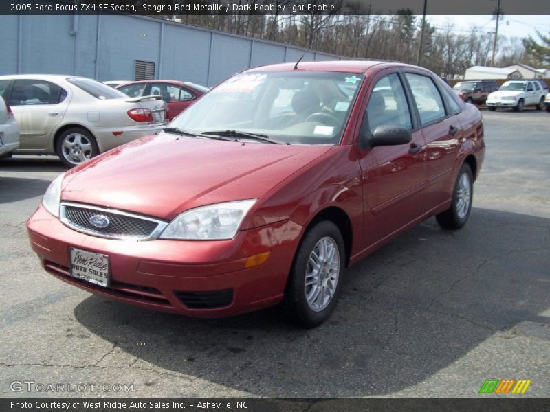 Sangria Red Metallic / Dark Pebble/Light Pebble 2005 Ford Focus ZX4 SE Sedan