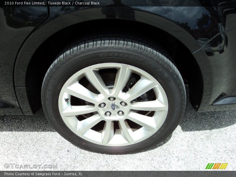 Tuxedo Black / Charcoal Black 2010 Ford Flex Limited