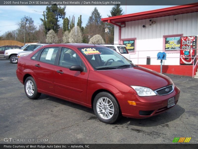 Sangria Red Metallic / Dark Pebble/Light Pebble 2005 Ford Focus ZX4 SE Sedan