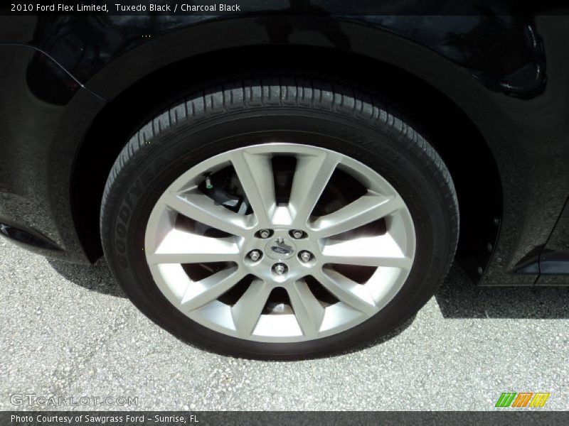 Tuxedo Black / Charcoal Black 2010 Ford Flex Limited