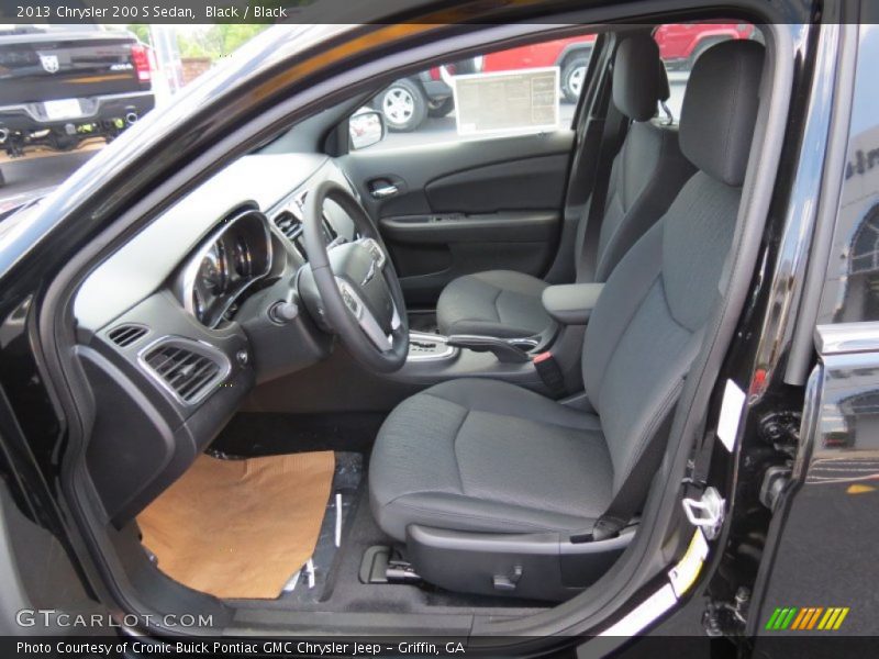 Black / Black 2013 Chrysler 200 S Sedan