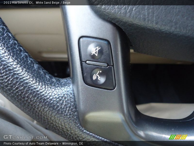 White Sand Beige / Beige 2011 Kia Sorento EX