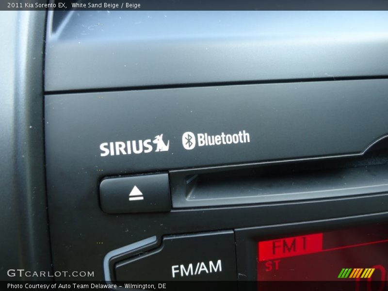White Sand Beige / Beige 2011 Kia Sorento EX