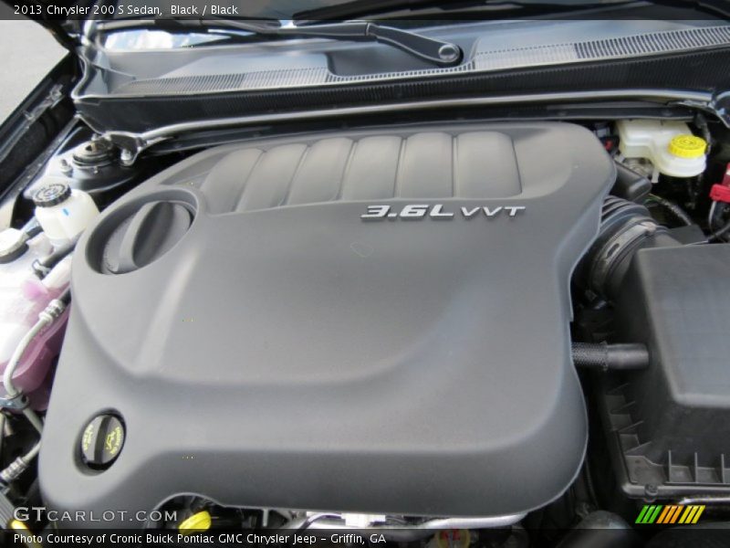 Black / Black 2013 Chrysler 200 S Sedan