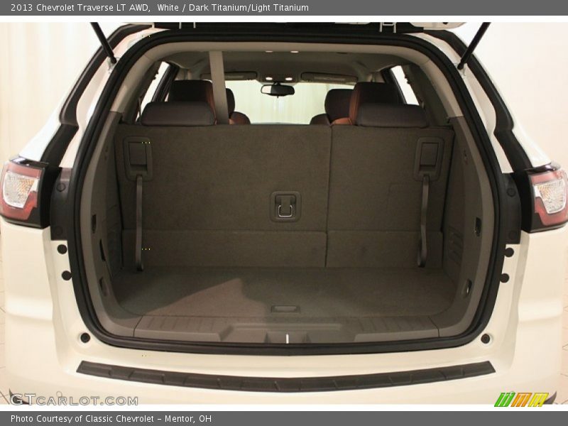 White / Dark Titanium/Light Titanium 2013 Chevrolet Traverse LT AWD