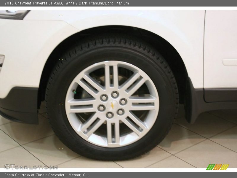 White / Dark Titanium/Light Titanium 2013 Chevrolet Traverse LT AWD