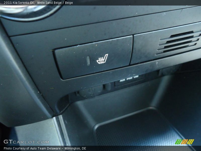 White Sand Beige / Beige 2011 Kia Sorento EX