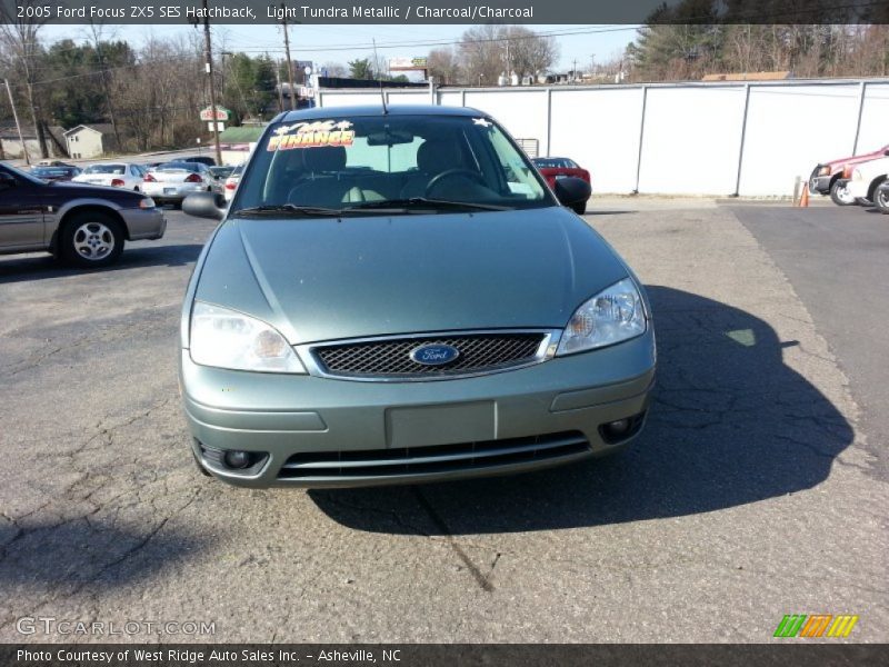 Light Tundra Metallic / Charcoal/Charcoal 2005 Ford Focus ZX5 SES Hatchback
