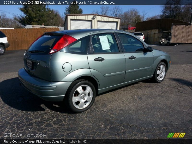Light Tundra Metallic / Charcoal/Charcoal 2005 Ford Focus ZX5 SES Hatchback