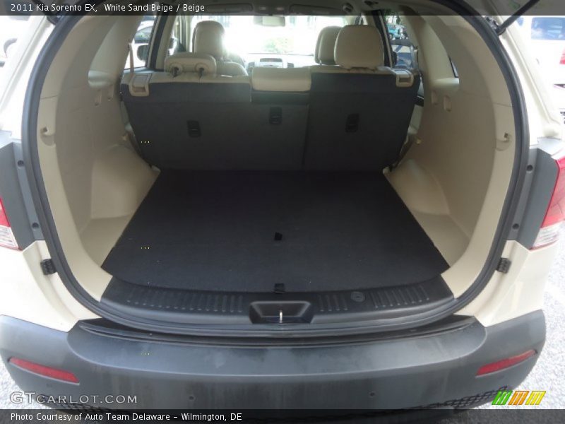 White Sand Beige / Beige 2011 Kia Sorento EX