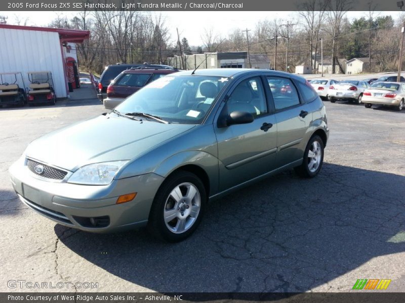 Light Tundra Metallic / Charcoal/Charcoal 2005 Ford Focus ZX5 SES Hatchback