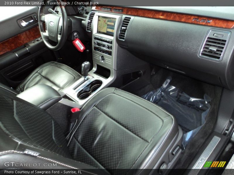 Tuxedo Black / Charcoal Black 2010 Ford Flex Limited