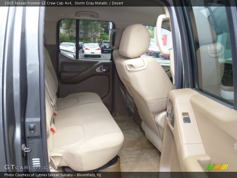Storm Gray Metallic / Desert 2005 Nissan Frontier LE Crew Cab 4x4